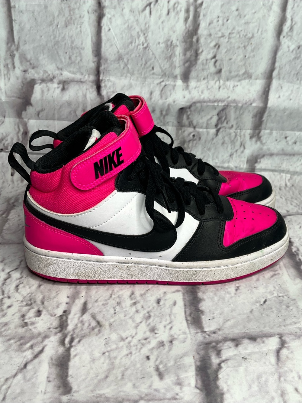 Nike Court Borough Mid 2 girls size 5.5 youth